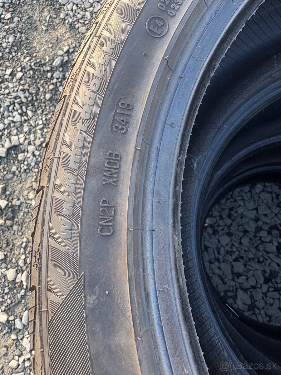 245/40r18 - 2