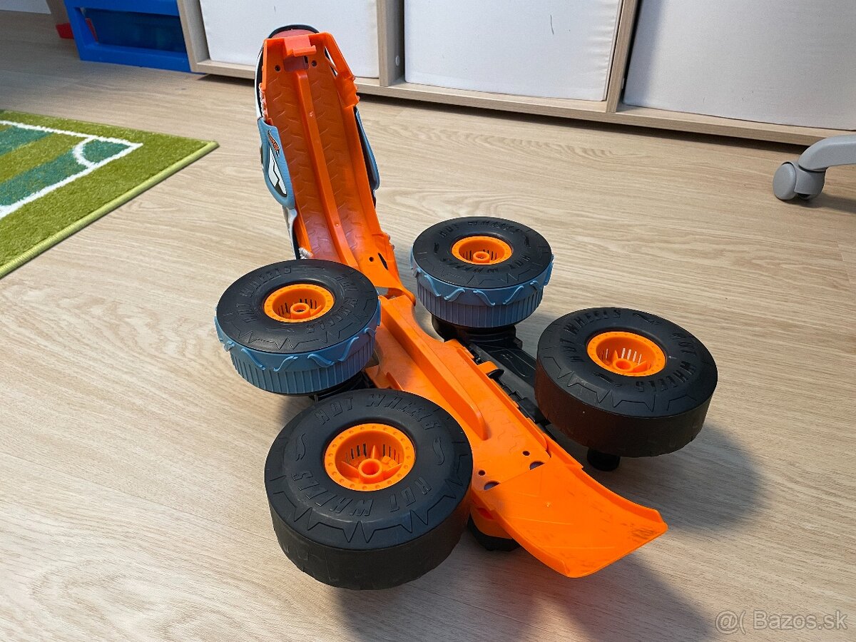 Hot Wheels RC Monster Trucks - 2