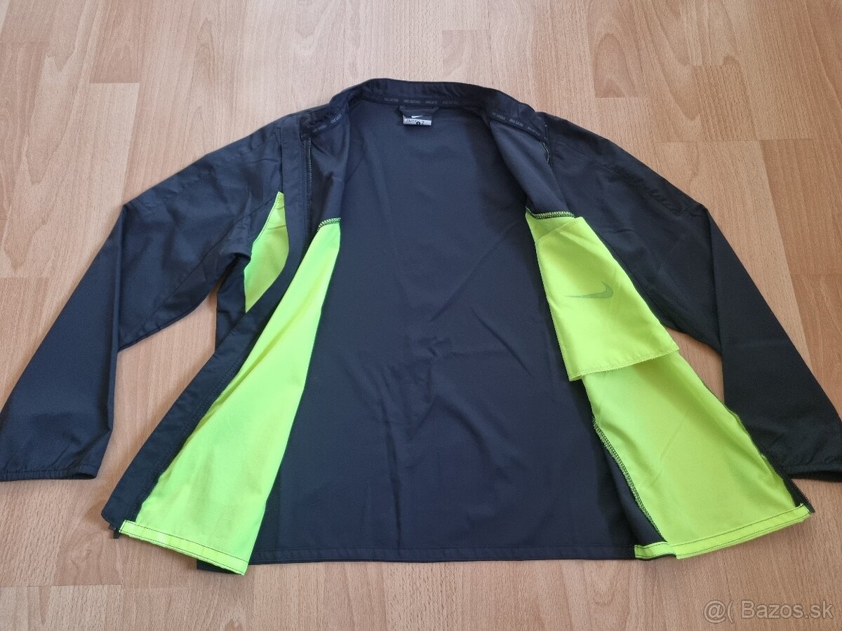 Chlapčenská športová bunda zn. Nike, veľ. 128/137 - 2