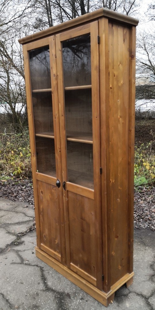 Masivná presklená knižnica - 2