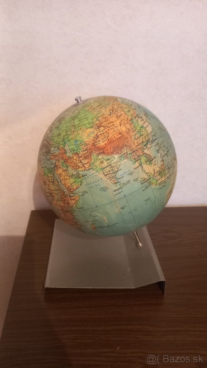 Retro žiacky glóbus r.1971 - 2