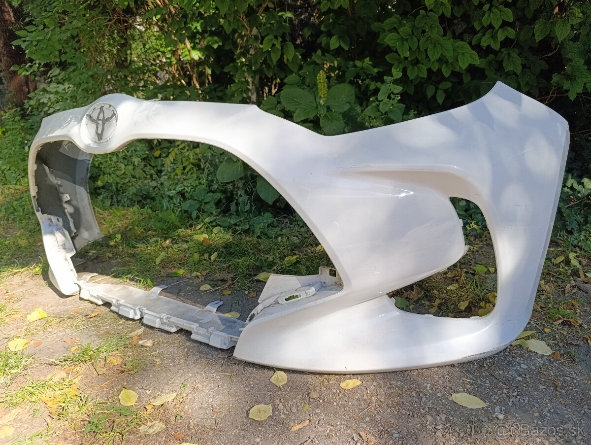 Nárazník na Toyota Yaris - 2