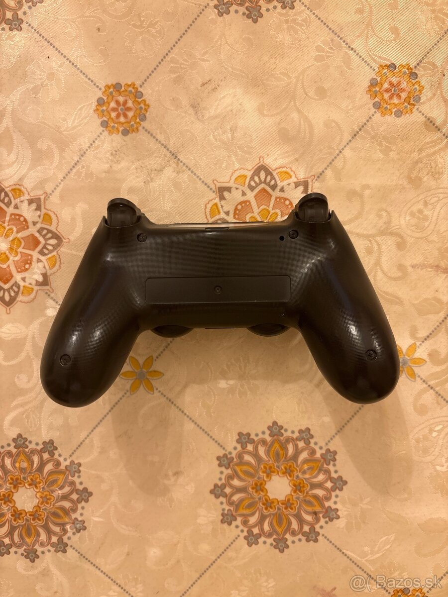 PS4 controller - 2