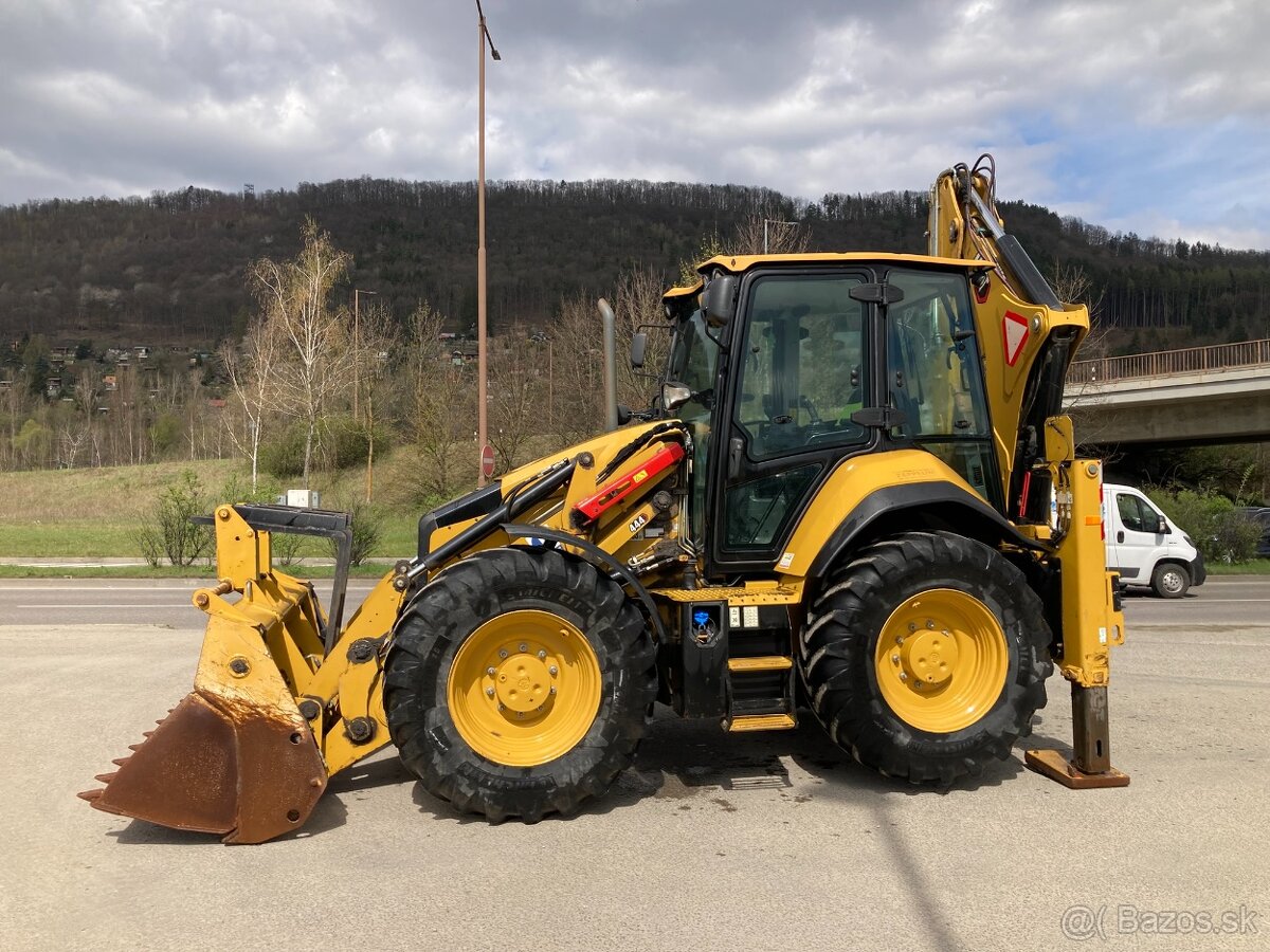 CAT 444 Traktorbáger / Rýpadlo 2021 - 2