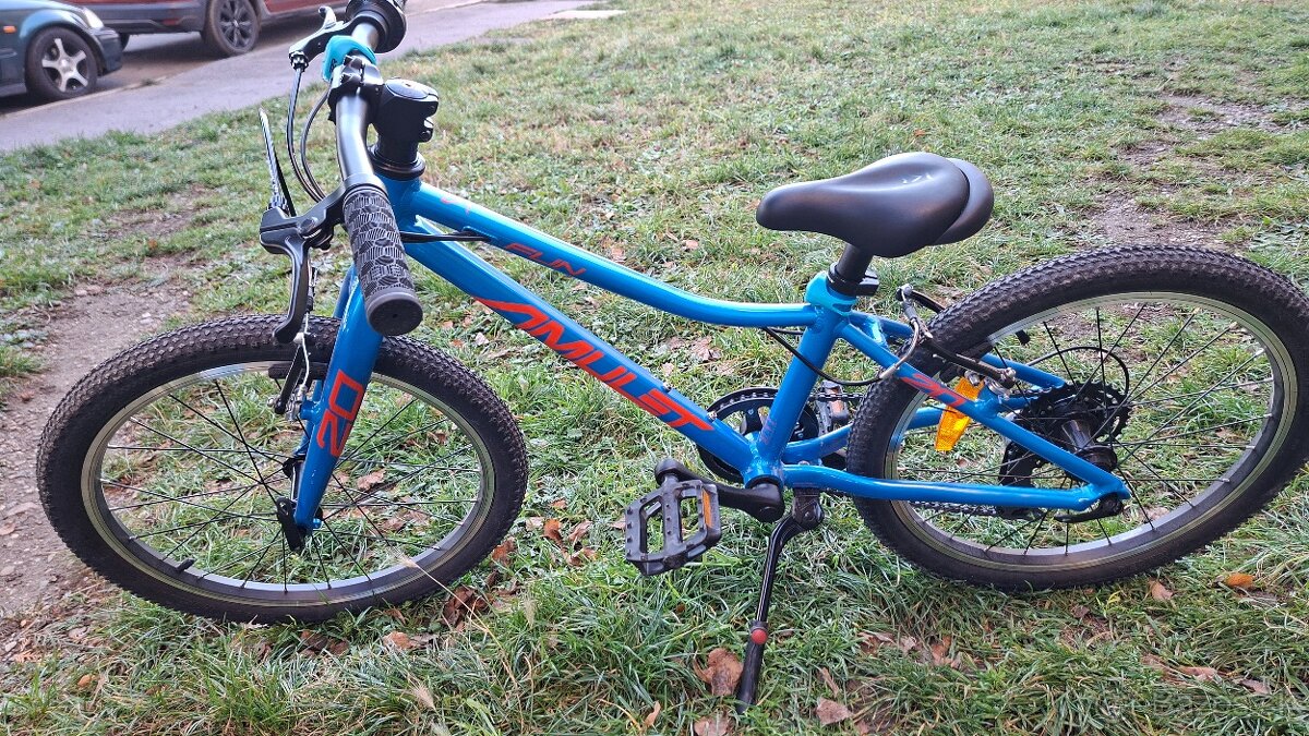 Amulet 20 zánovný - 2