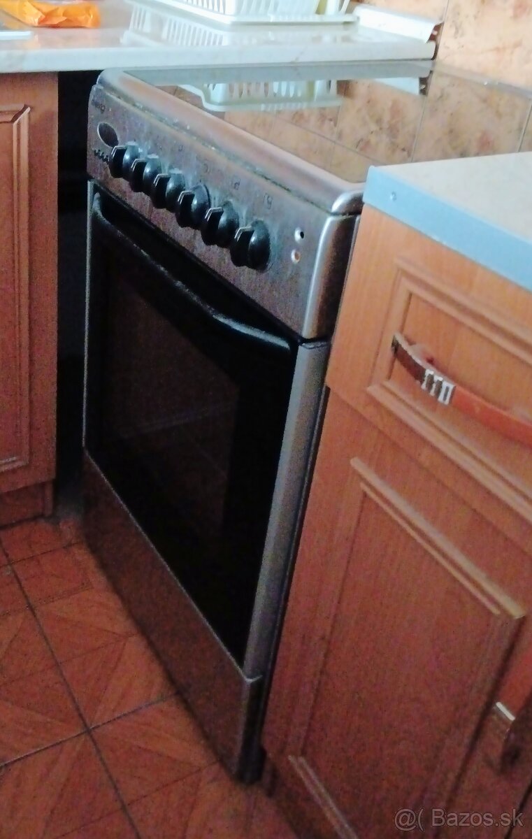 Predám lacno elektrický sporák - 2