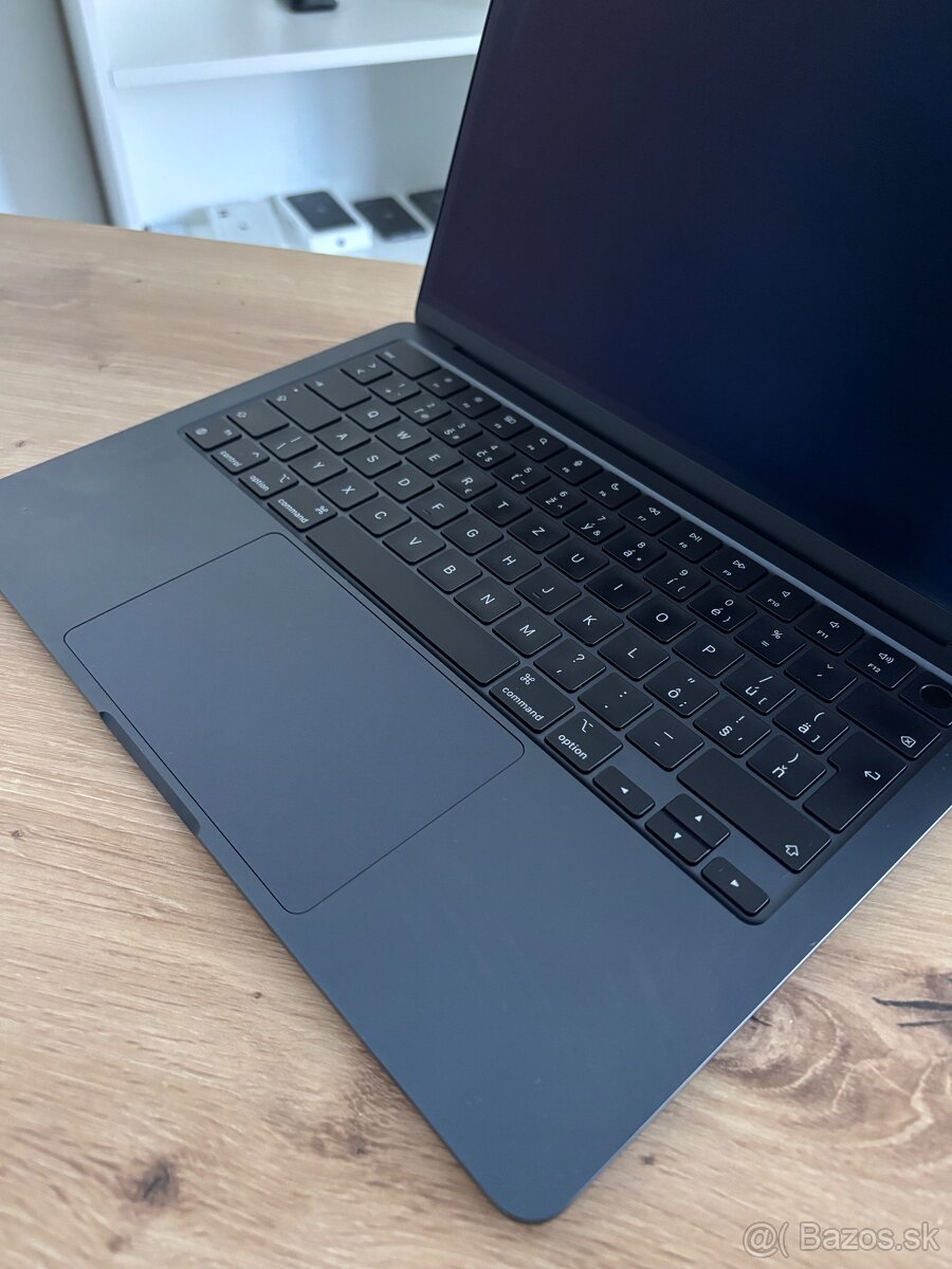 MacBook Air M3 (2024) 256GB/8GB RAM – ako nový - 2