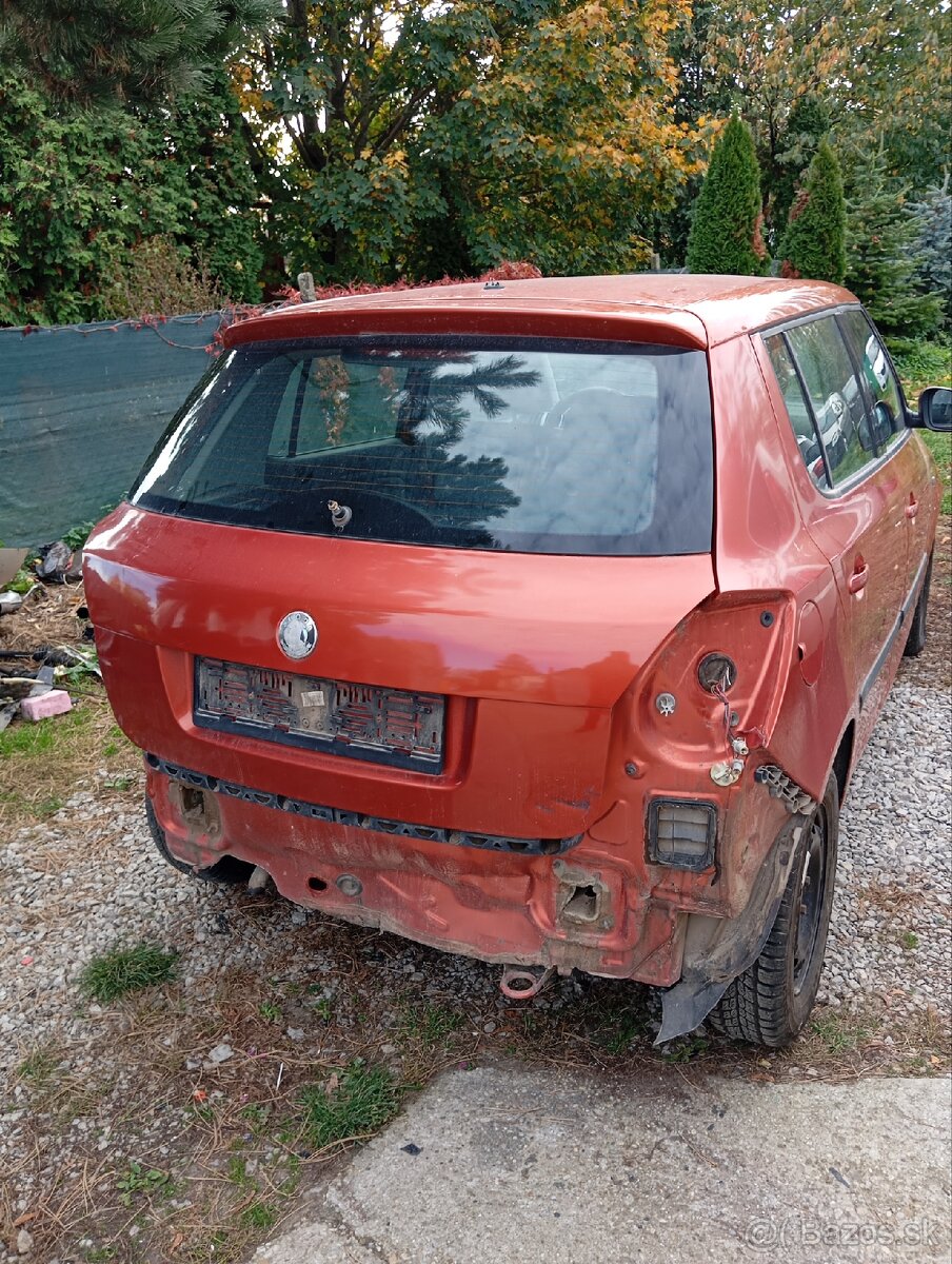 Predám dvere na skoda Romster sú Obi dve predné - 2