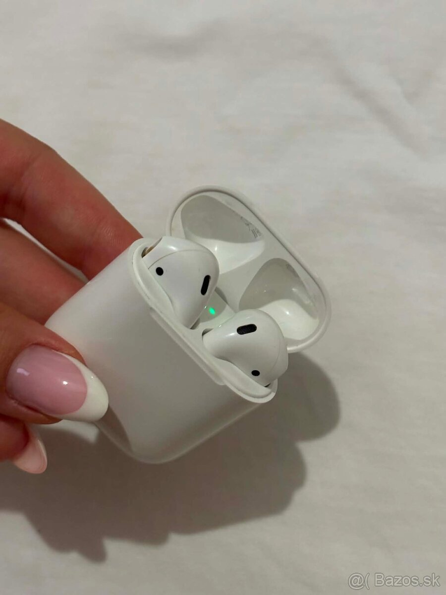 Apple AirPods 1. Generácia - 2
