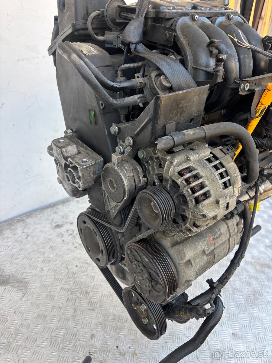 KOMPLET MOTOR APF 1.6 AUDI A3 8L - 2