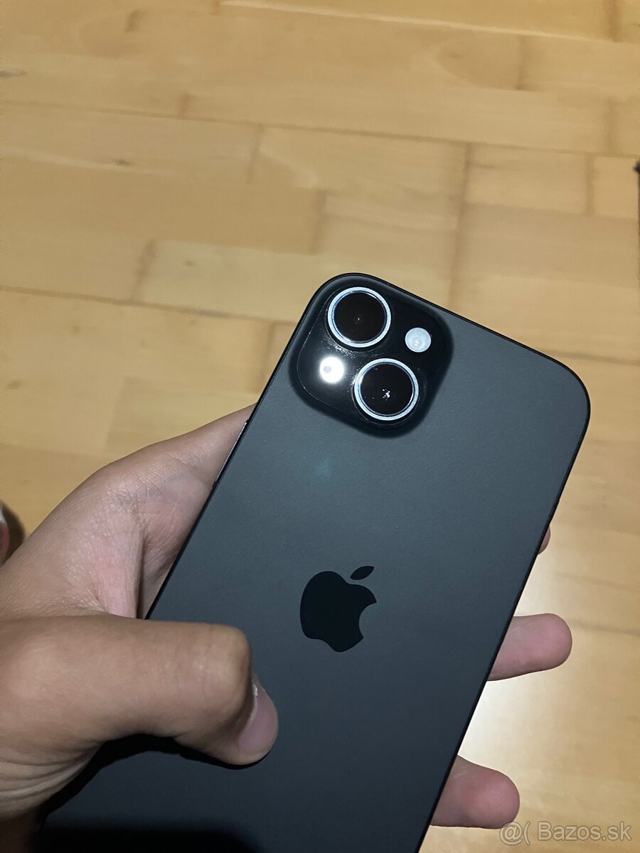 iPhone 15 čierny - 2