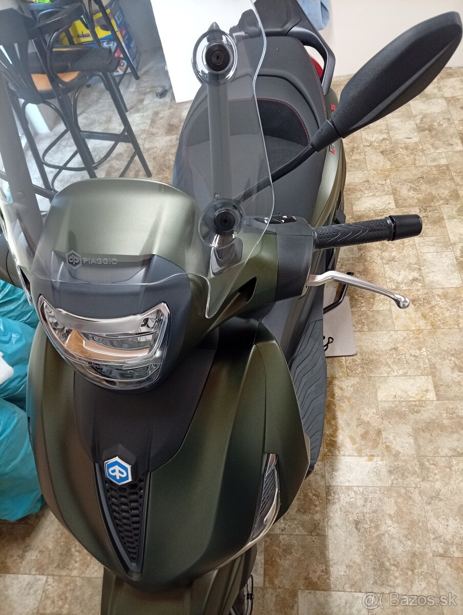Piaggio Beverly 400 S - 2