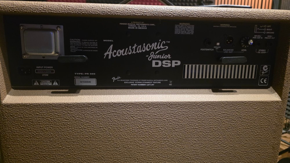 Predám akustické kombo Fender Acoustasonic Junior DSP (80W) - 2