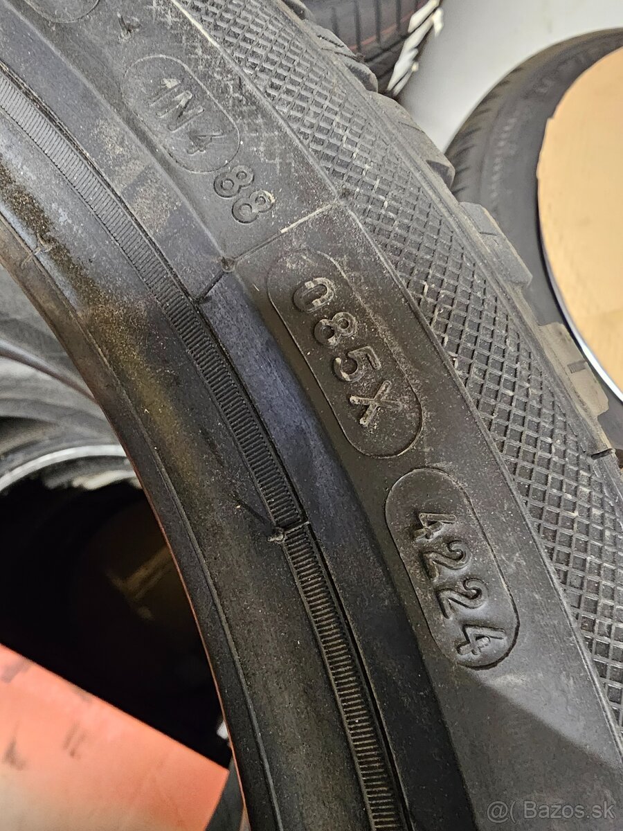 Predám nové celoročné pneu.KLEBER QUADRAXER 3 245/40 R18 97Y - 2