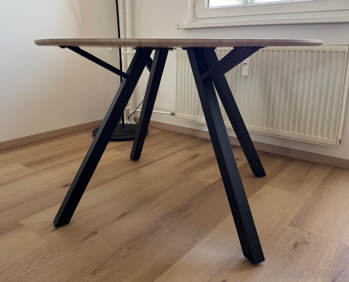 Jedálenský stôl - 2