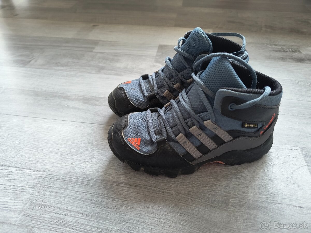 Adidas Terrex veľkosť 26,5 turistické topánky vo výbornom s. - 2