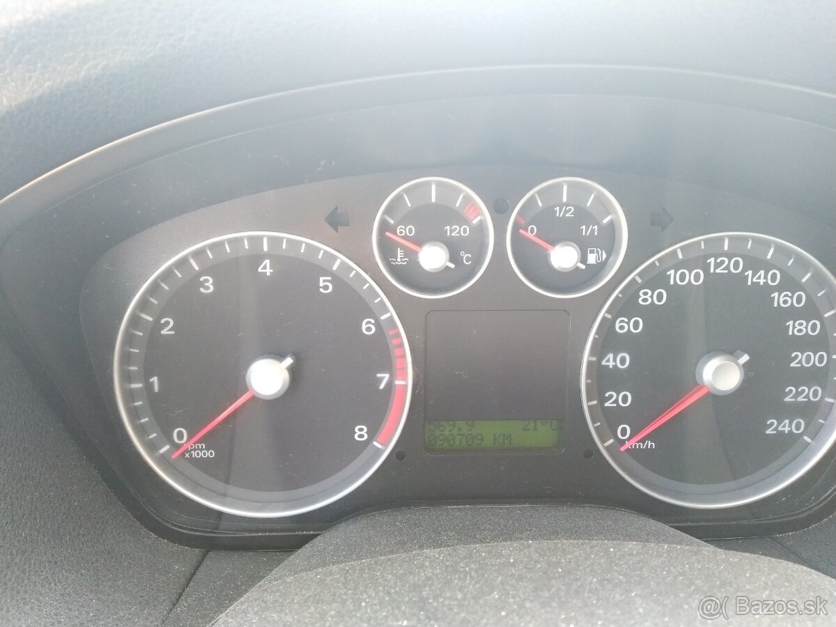 Ford Focus II 1,6 16V 74kW, r. v. 2006 - náhradní díly - 2