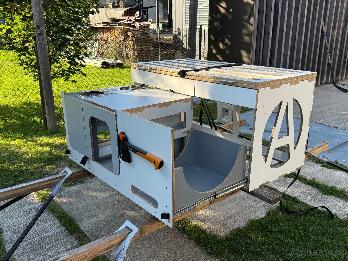 Kempingová vstavba do dodávky - 2