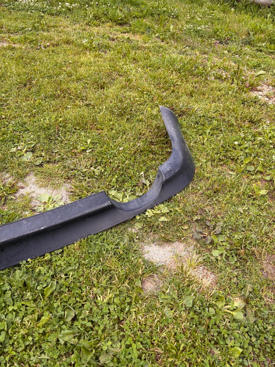 A4 B5 podnáraznik - zadný - 2