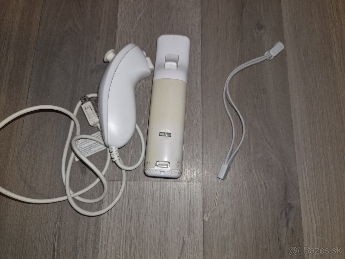 Nintendo Wii Remote Gamepad - 2