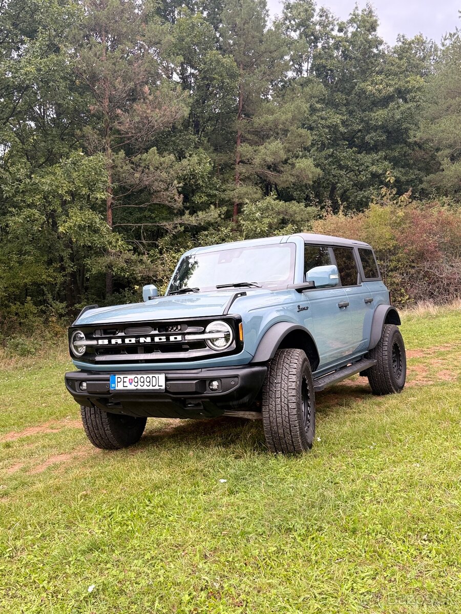 Ford Bronco 2.7 V6, 2023 – 38 000 km, top stav a výbava - 2