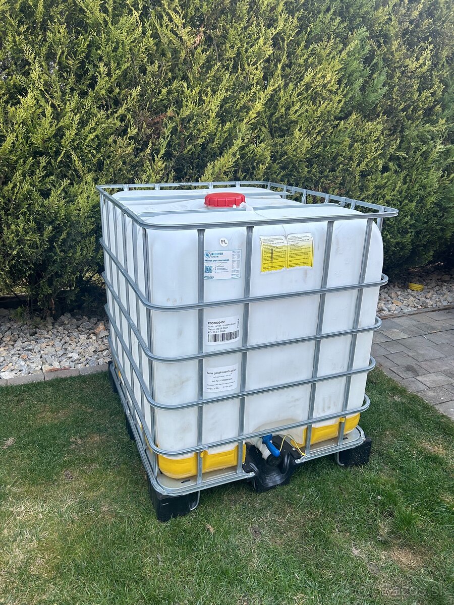IBC nádrž 1000L - 2