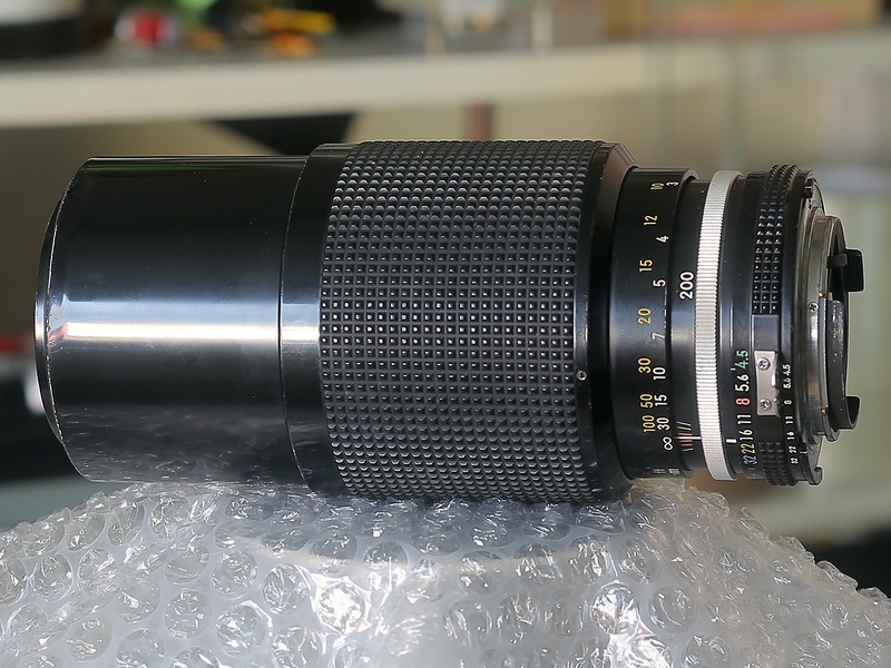 Zoom-Nikkor 80-200mm / F4,5 / Nikon F - 2