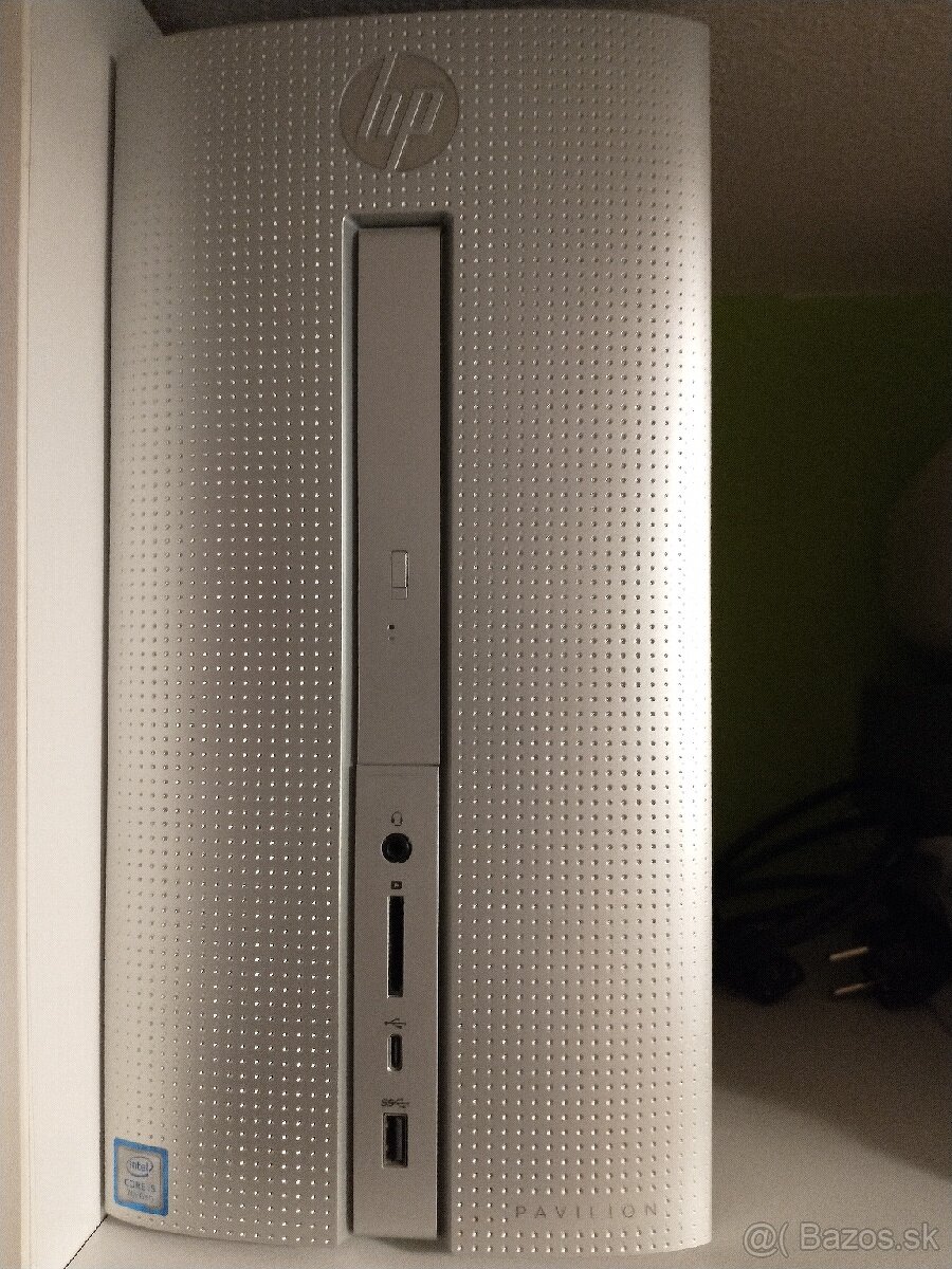 HP Pavilón 570-p050nc Silver + klávesnica a myš - 2