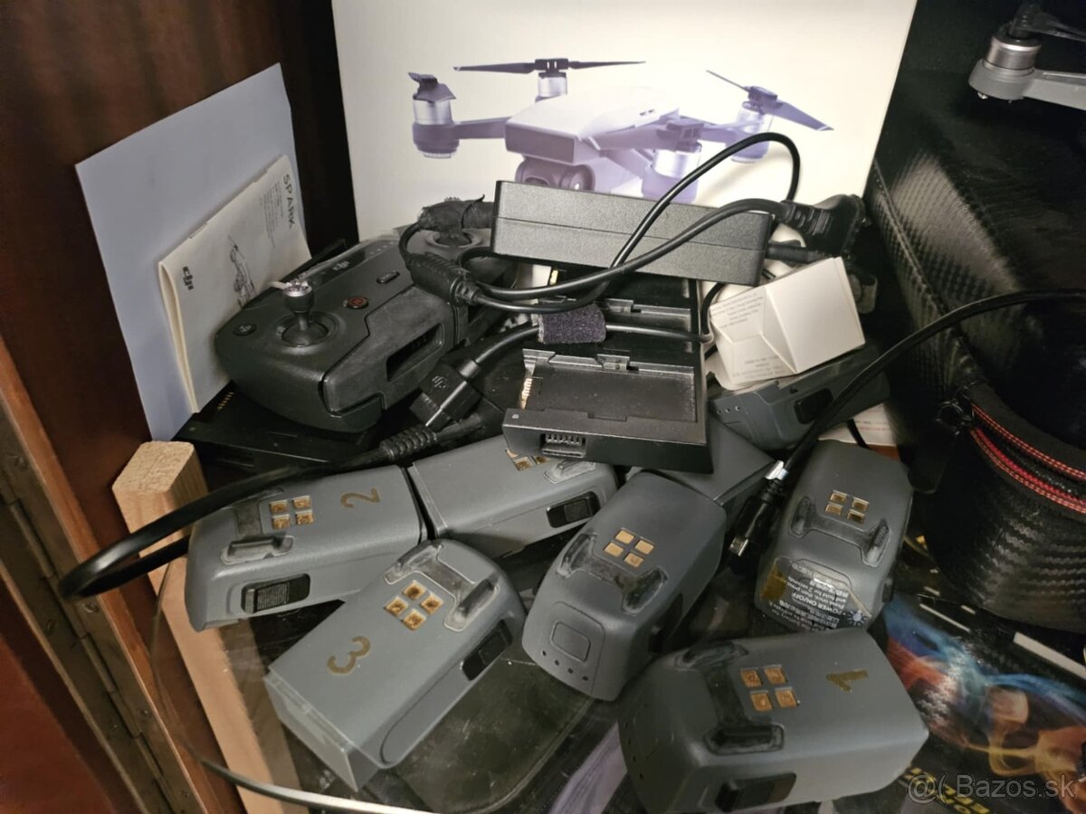 Drony DJI Spark s kopou príslušenstva - 2