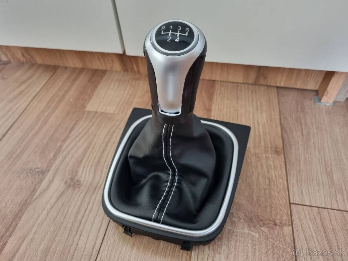 R36 GT kožená radiaca páka s BIELYM / ČERVENYM šitím - 2