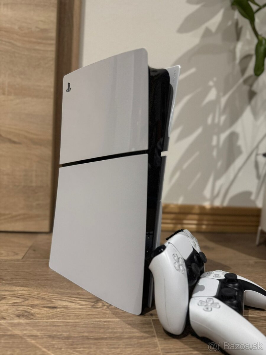 PlayStation 5 Slim 1TB (mechanika) + 2x DualSense - 2