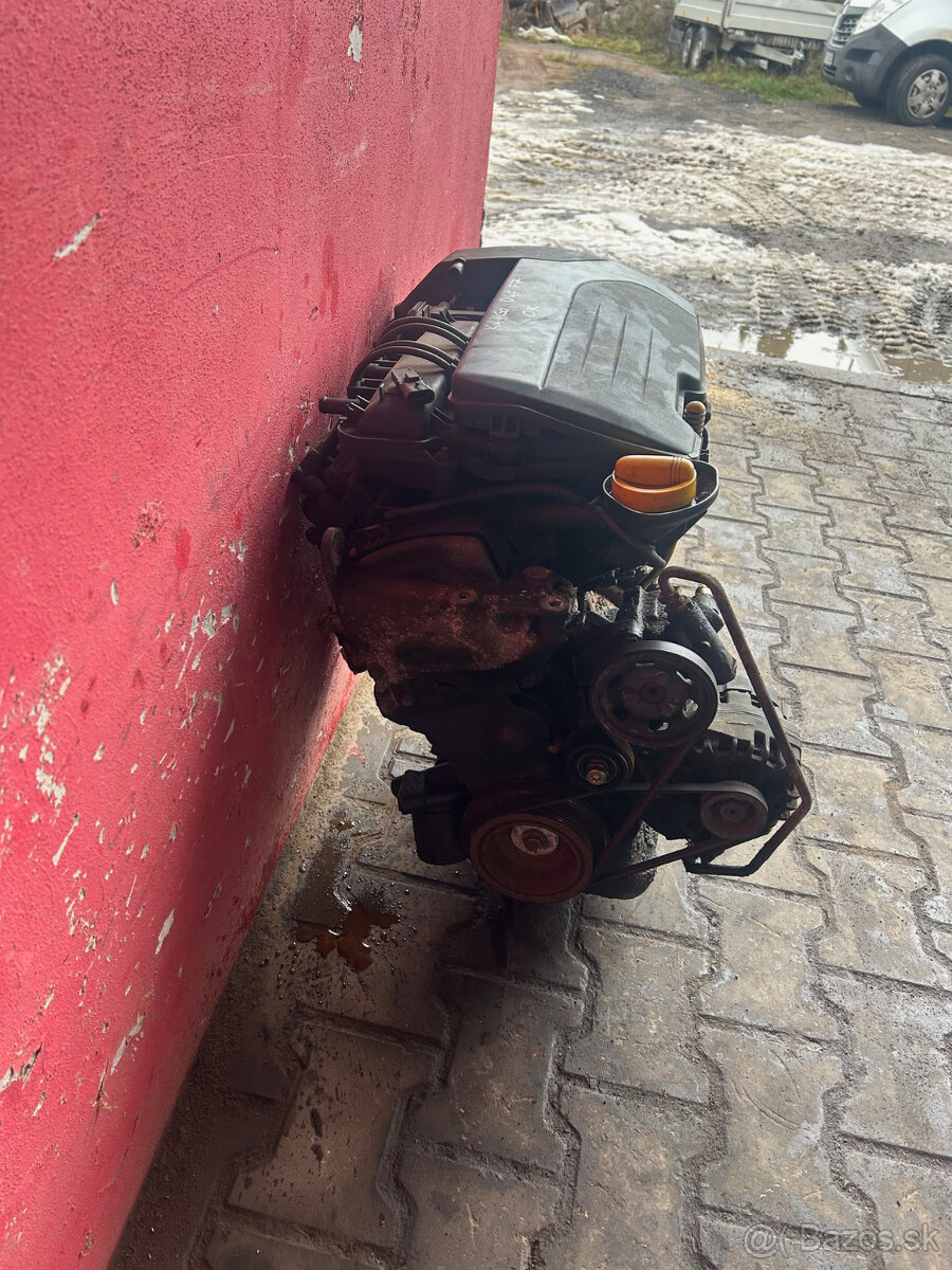 Motor 1,2 16V 55KW D4F F7 Renault Kangoo kompletní - 2