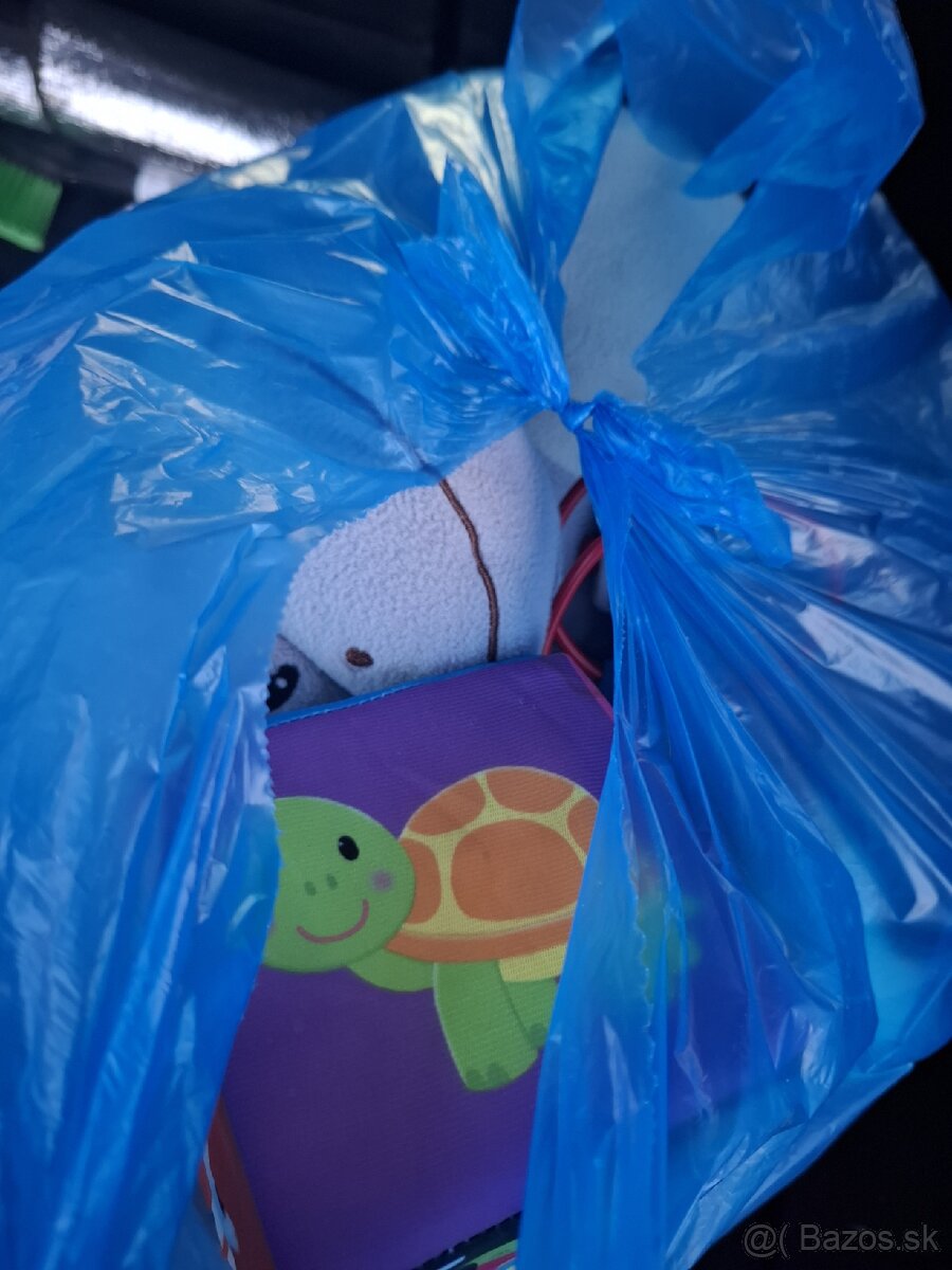 Darujem hračky + oblečenie - 2