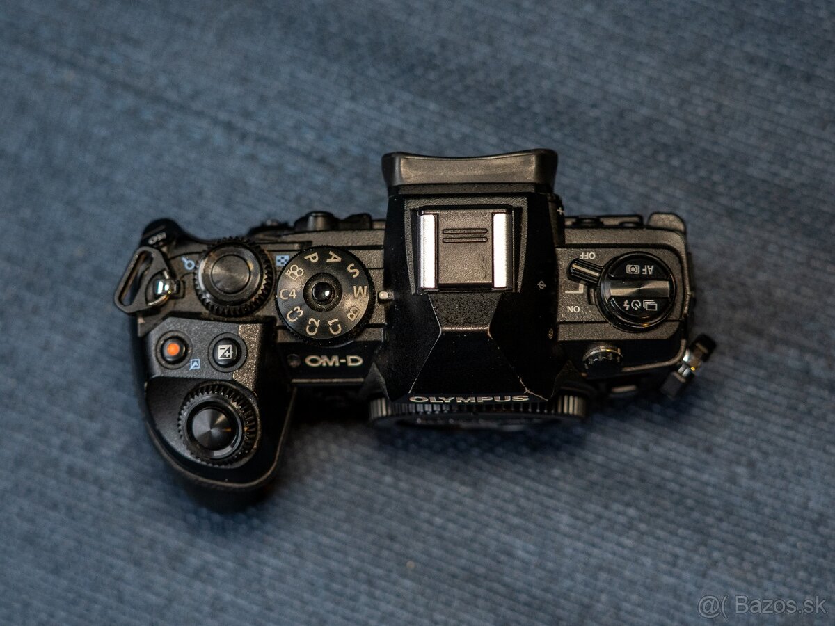 OM-D E-M1 Mark III - 2