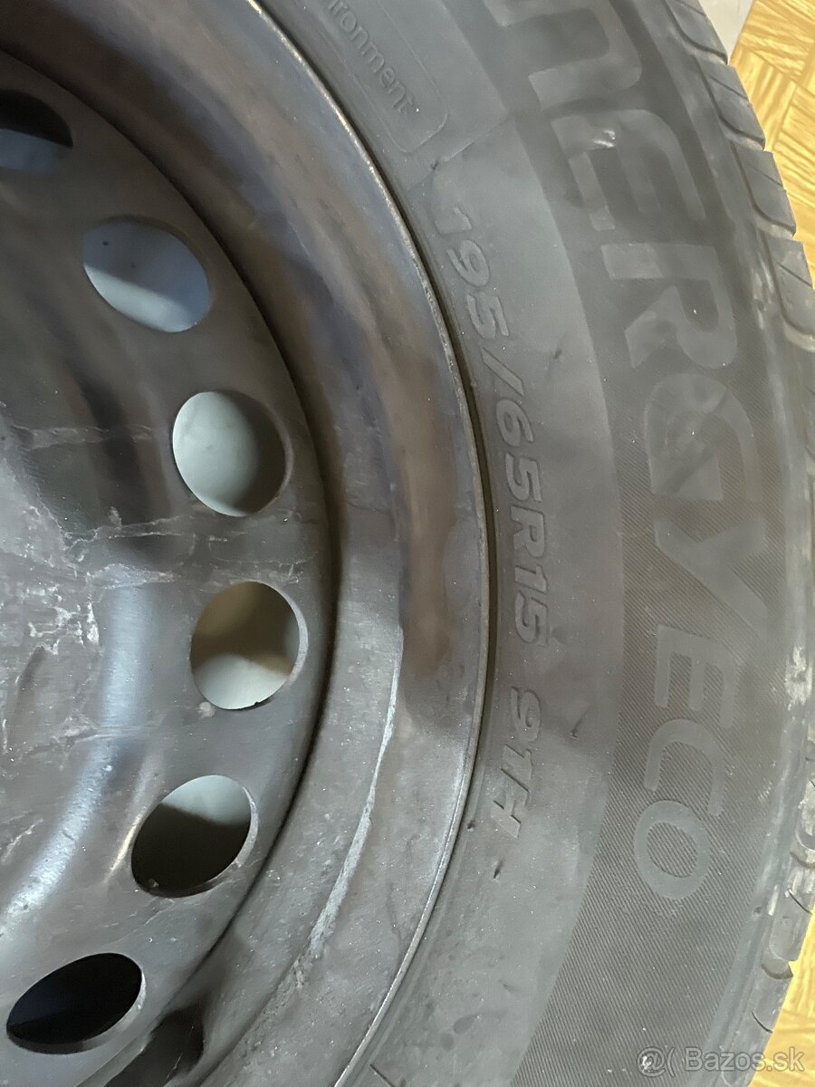 Predám disky na auto rozmer 195/65 R15 - 2