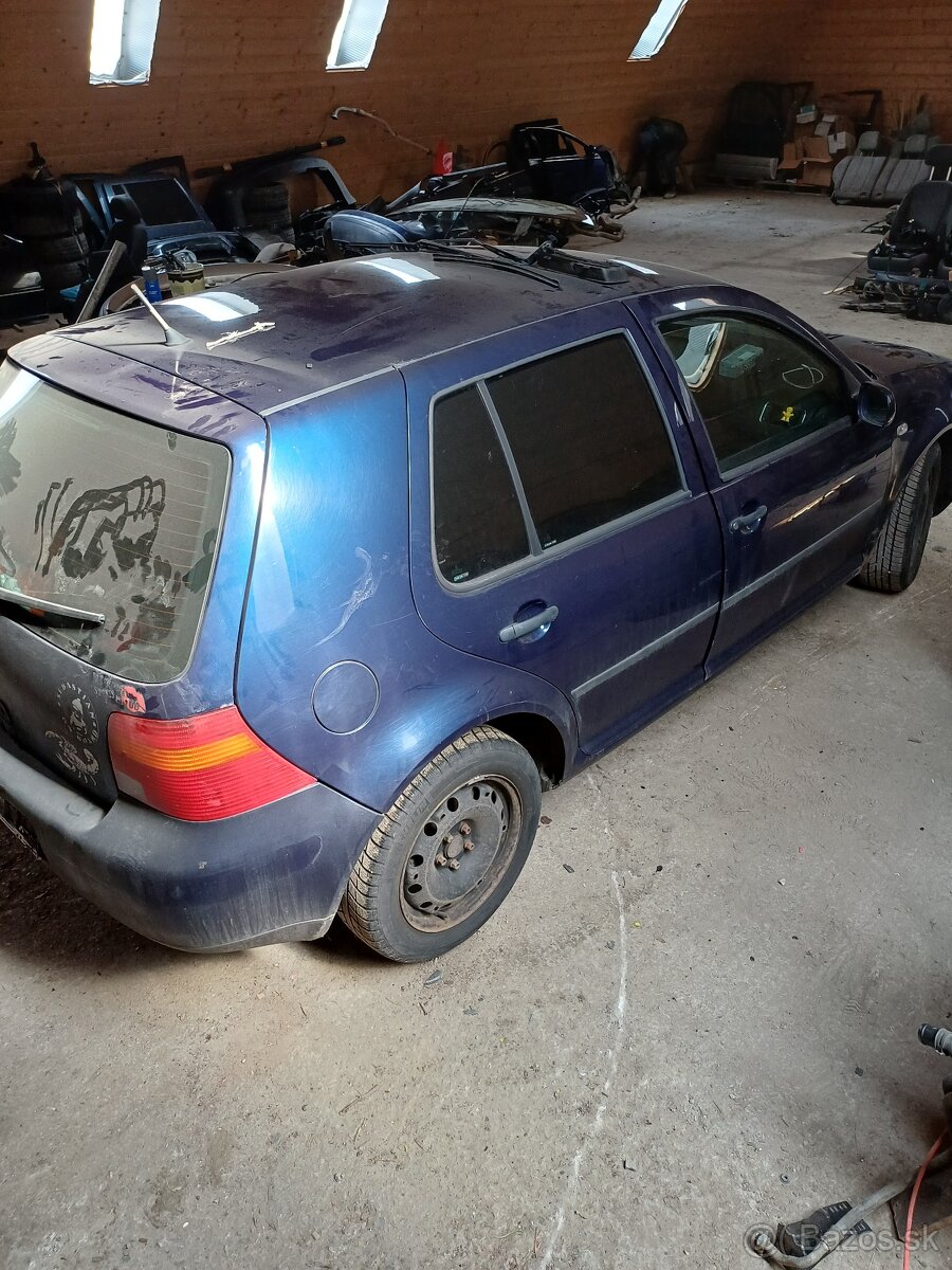 Rozpredám Golf 4 1.4i - 2