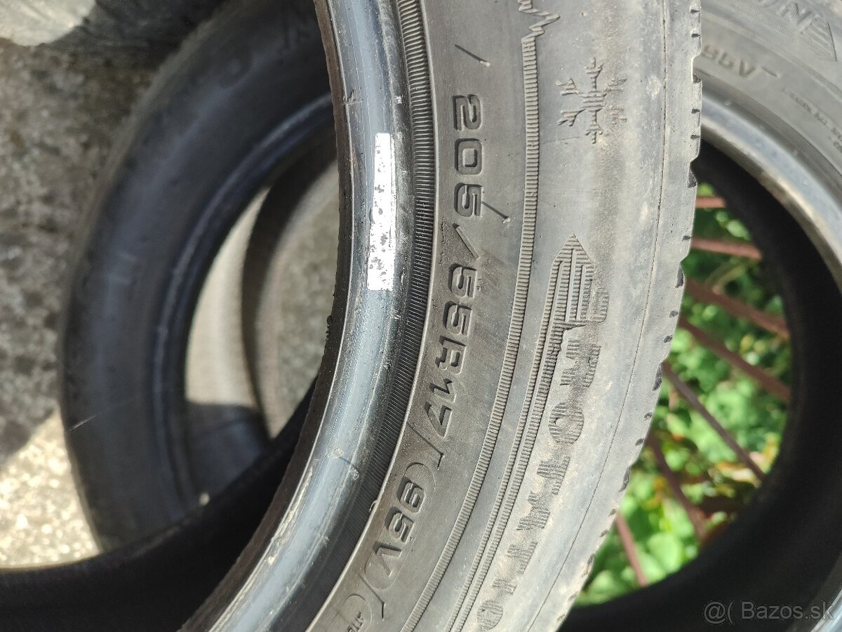 Predám zimné pneumatiky 205/55 R17 - 2