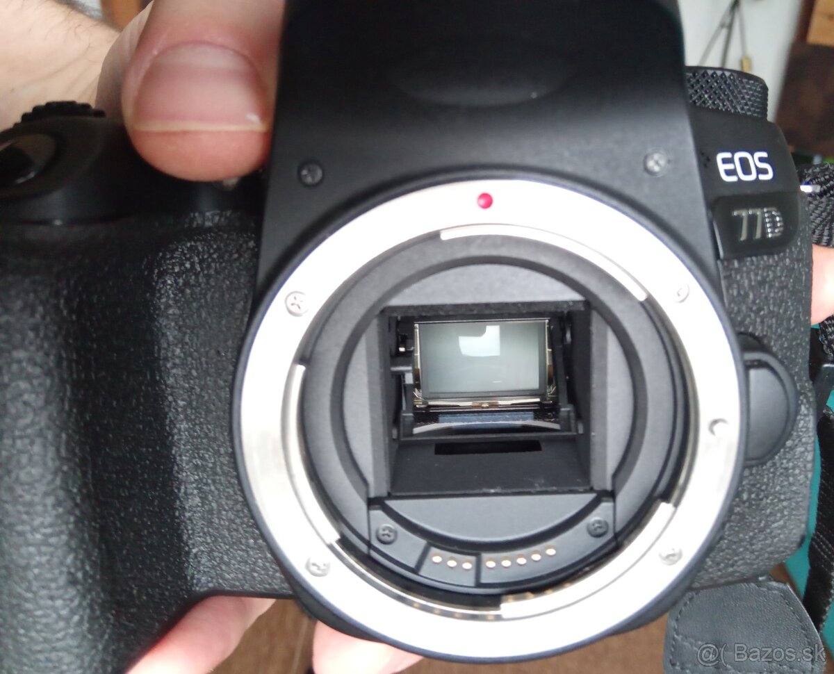Canon EOS 77D + EF-S 18-55mm f/3,5-5,6 IS STM - 2