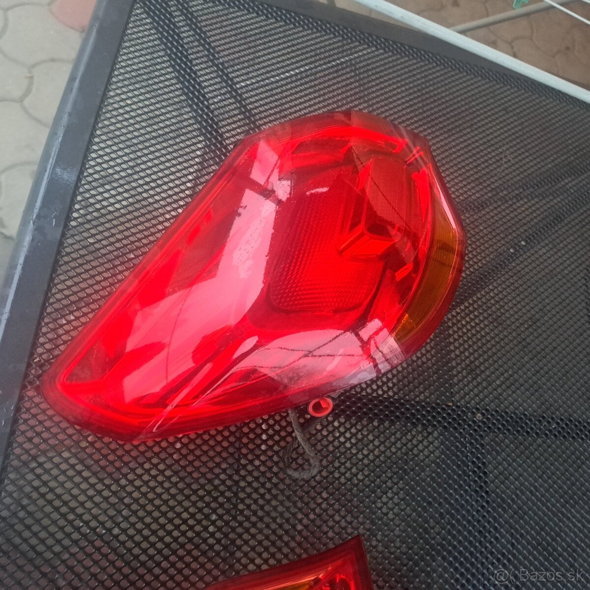 Predám zadné svetlá na opel astra j - 2