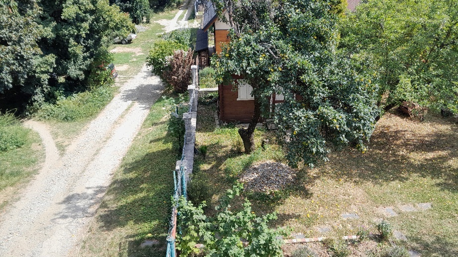 Predám záhradu s chatou - Horný Bankov - 2