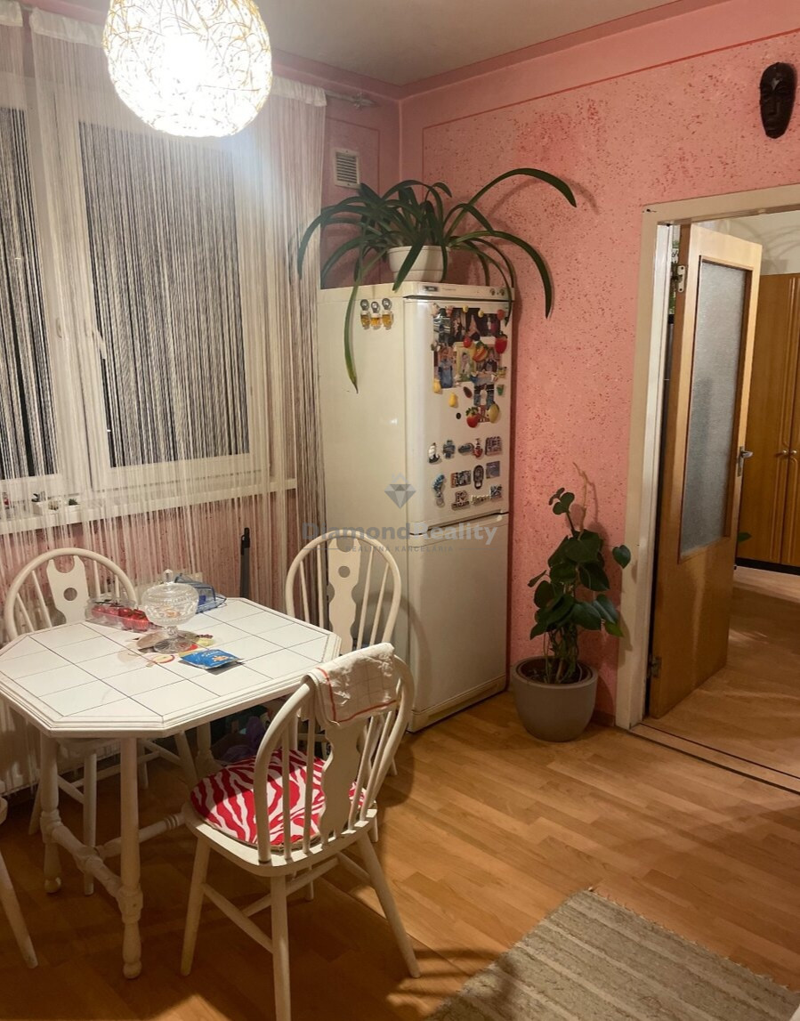 Na predaj 3 izbový byt, ulica Sama Czabana, Rožňava - 2