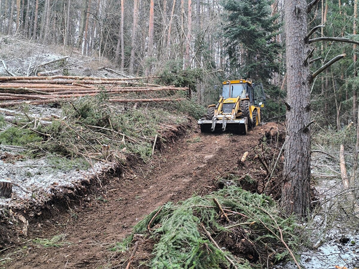 Zemné,výkopové,búracie práce traktorbagrom. JCB 4CX. - 2