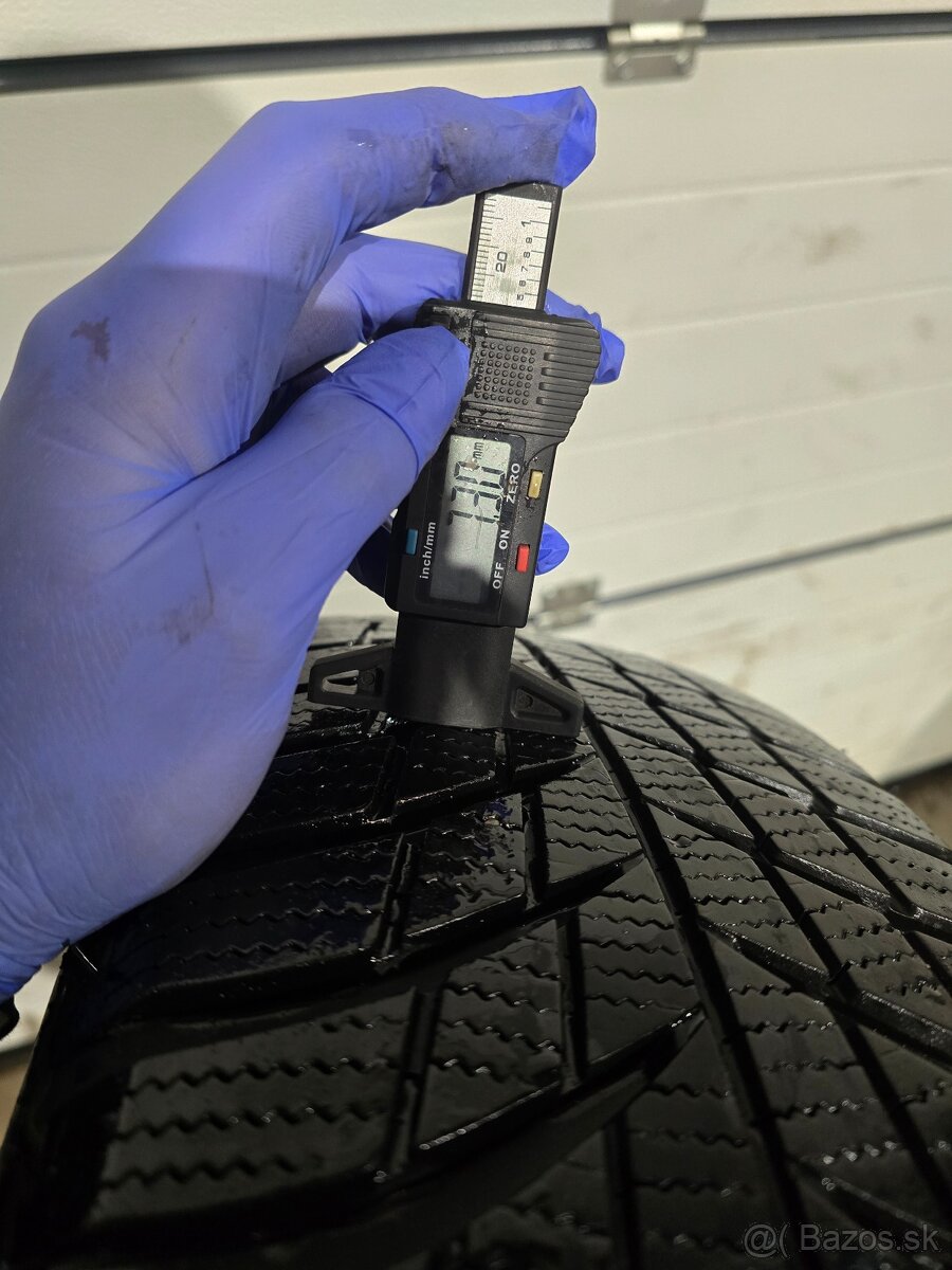 Zimné Pneu Bridgestone 215/65 R17 - 2