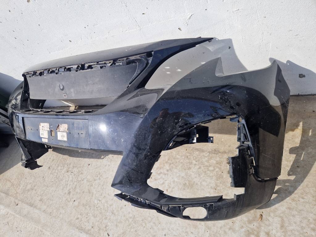 Peugeot 3008 5008 II 2016- predný nárazník - 2