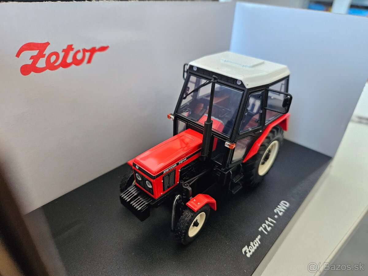Kovový model traktor ZETOR 7211 UH 1:32 - 2
