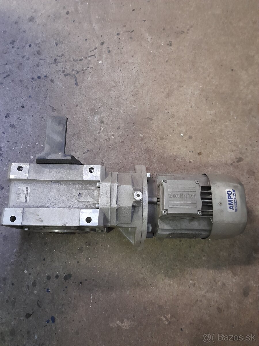 Elektromotor s prevodom 2 - 2