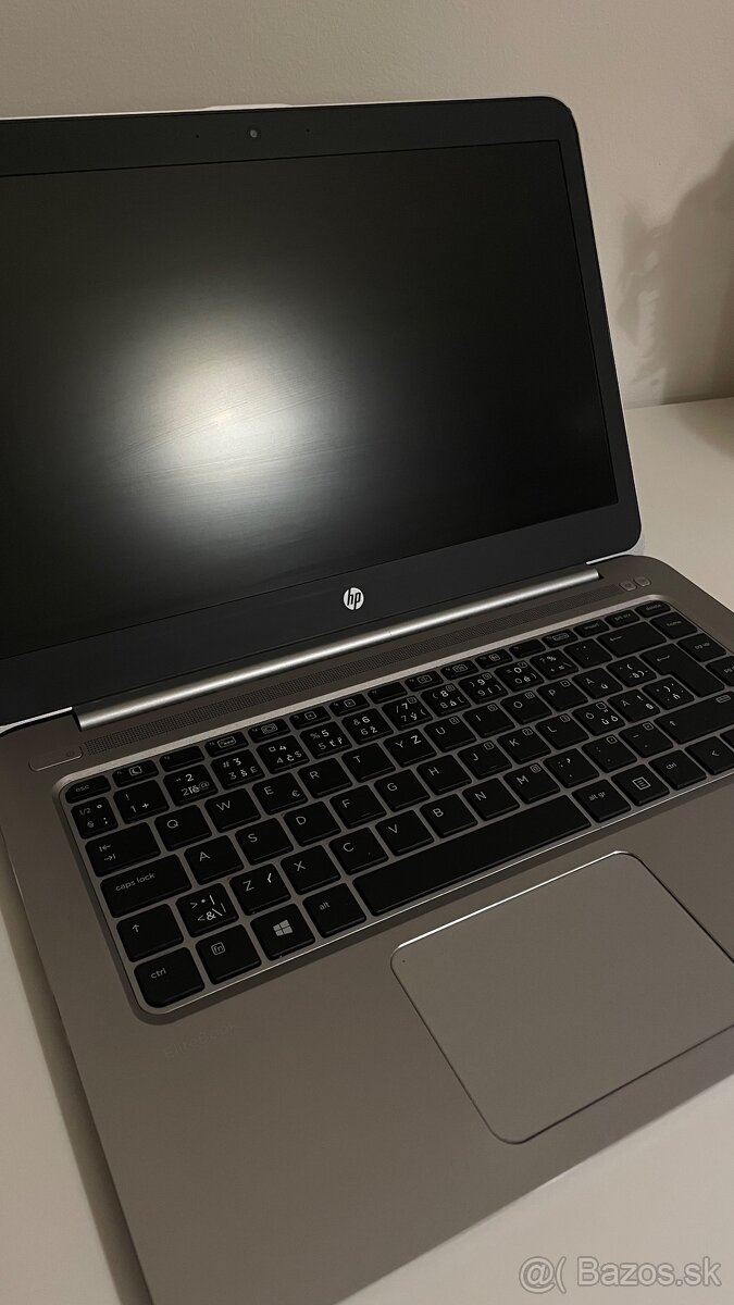 HP 8260NGW (EliteBook 1040) - 2