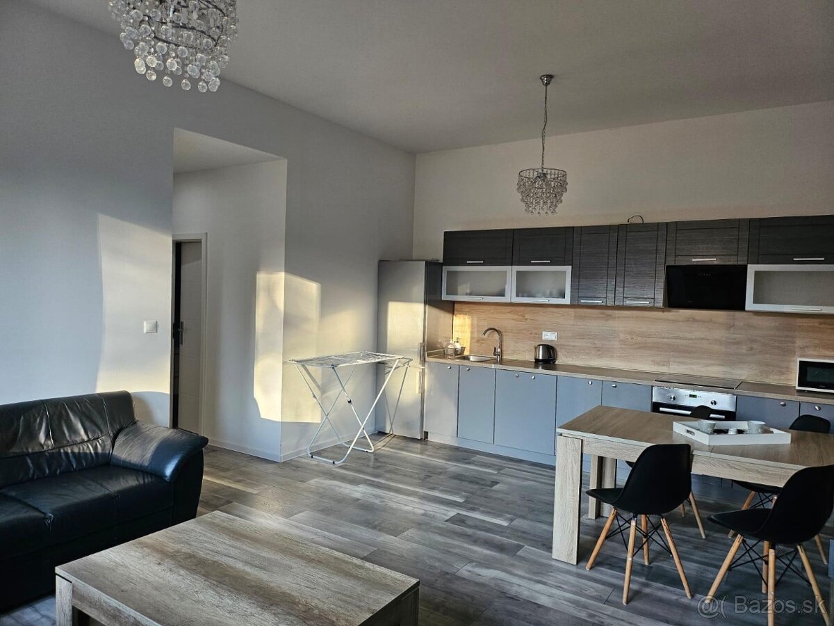 Dvojizbový zariadený byt v centre Žiliny - 2