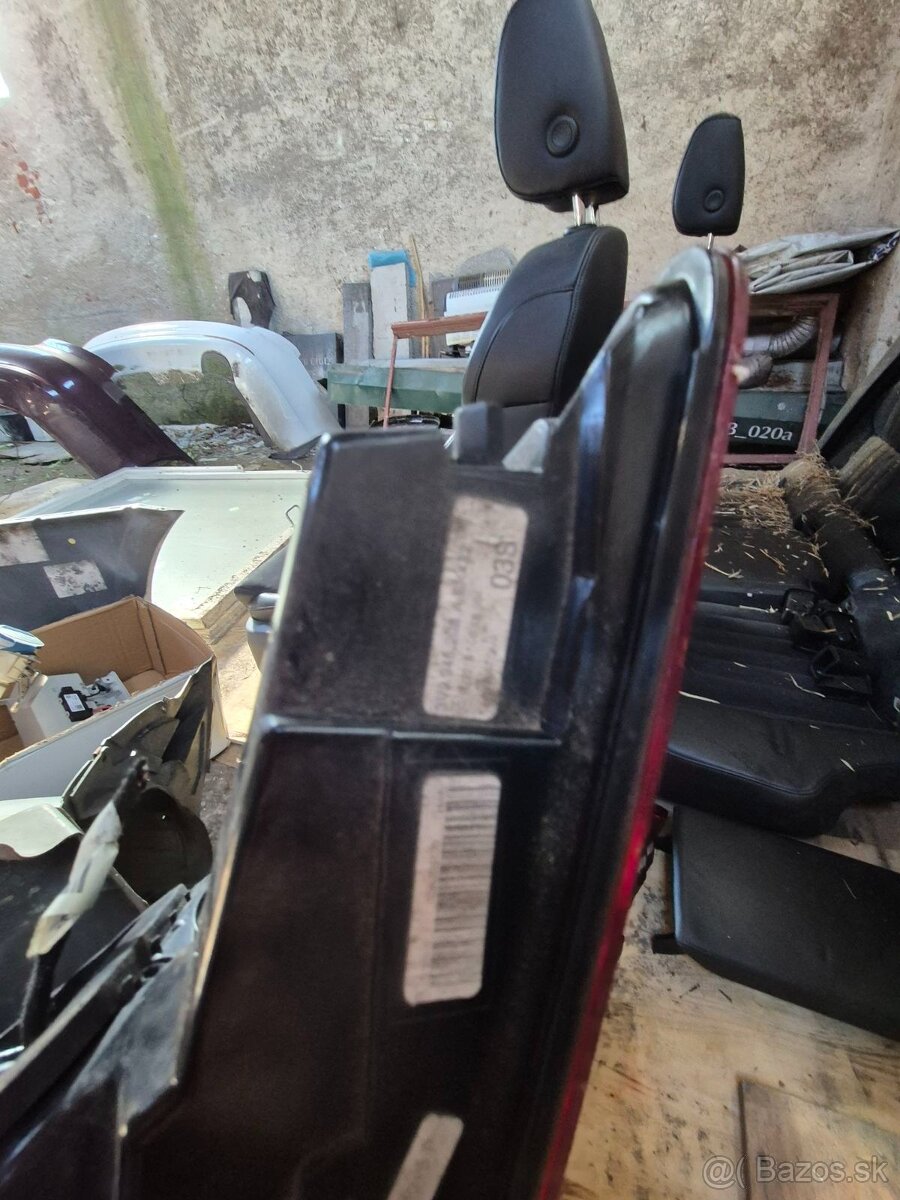 Zadné svetla Škoda Superb 3, combi - 2