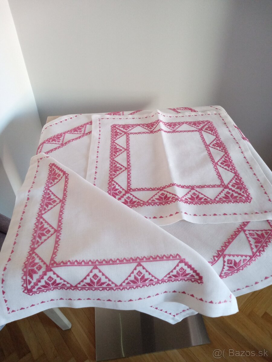 Ručne vyšívané obrusy - 2